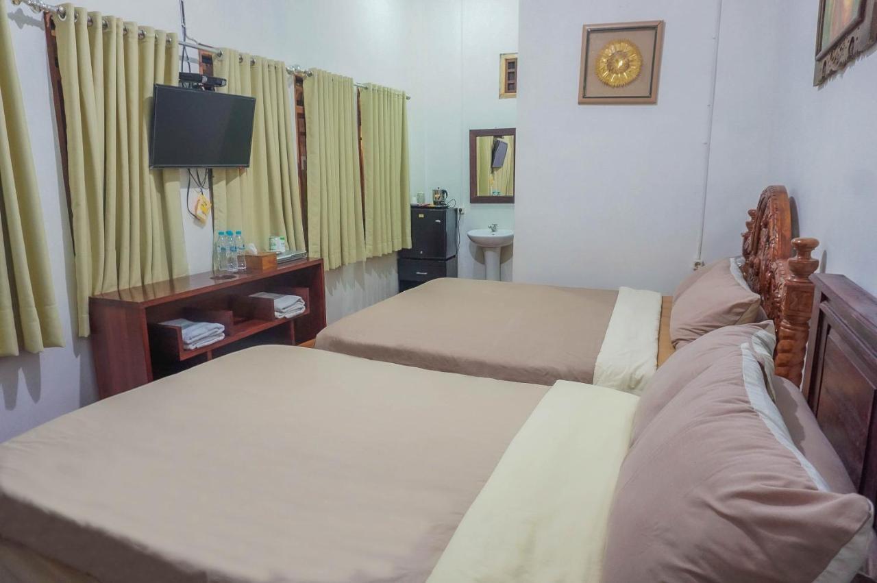 Wisma Pulau Merah Pasanggaran Ngoại thất bức ảnh