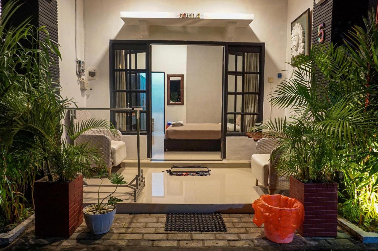 Wisma Pulau Merah Pasanggaran Ngoại thất bức ảnh